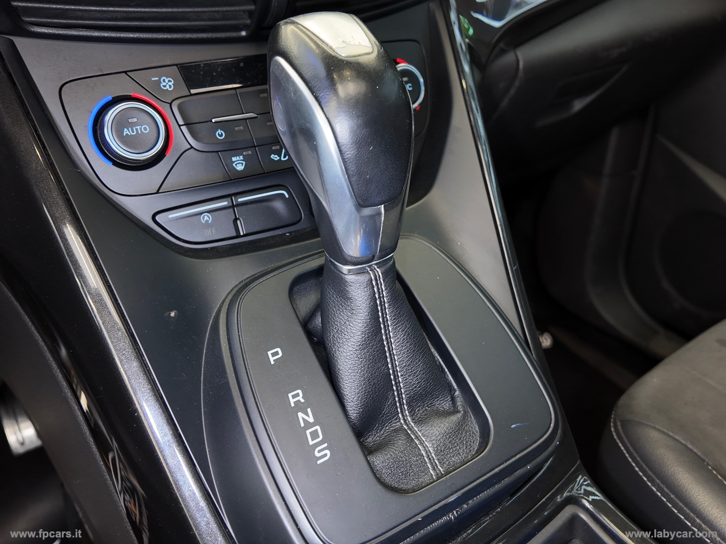 Kuga 2.0 TDCI 150CV S&S 4WD Pow. ST-Line TETTO APRI. - immagine 34