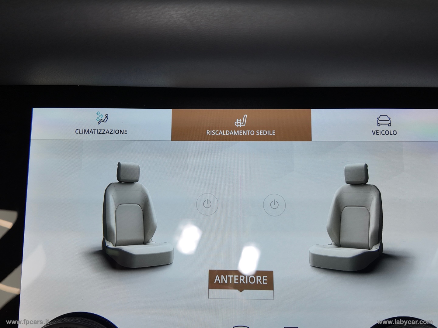 RR Evoque 2.0D I4 204 CV AWD Aut R-D.HSE - immagine 34