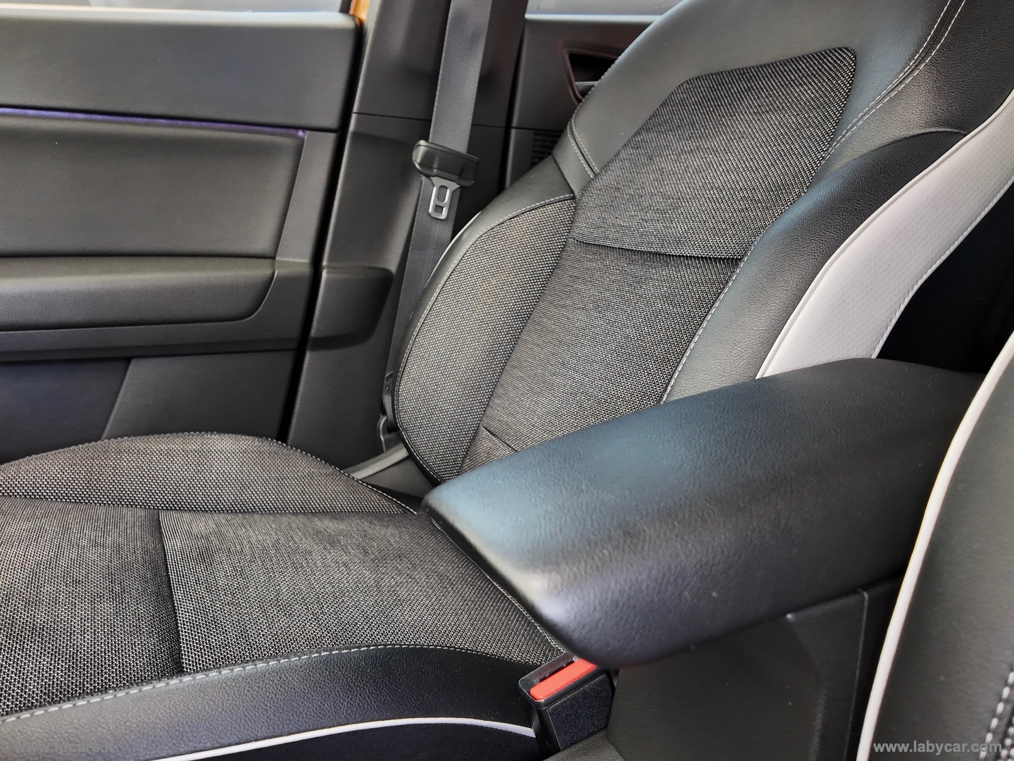 Captur Pl.-in Hybr. E-Tech 160 Init.Par. - immagine 34