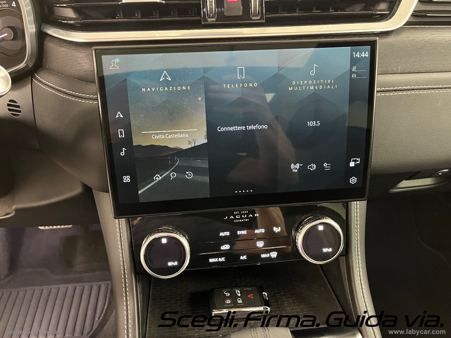 F-Pace 2.0 250 CV AWD aut. R-Dyn. Black EDITION - immagine 34