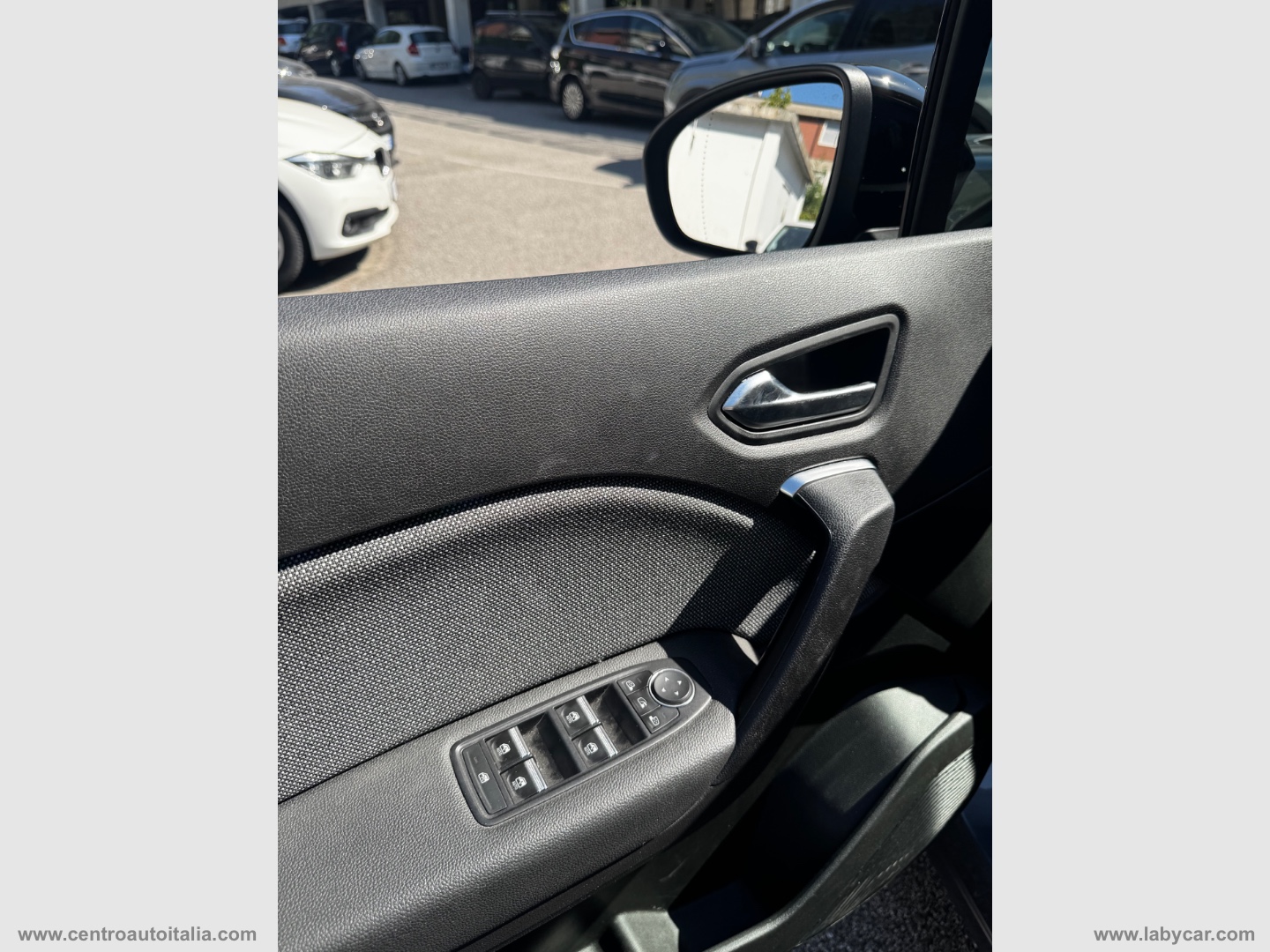 Captur TCe 90 CV Techno - immagine 34
