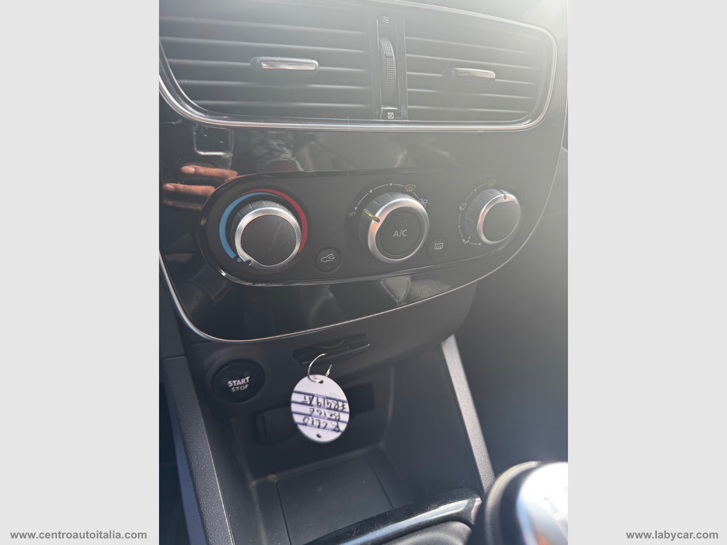 Clio 1.2 75 CV 5p. Duel2 - immagine 34