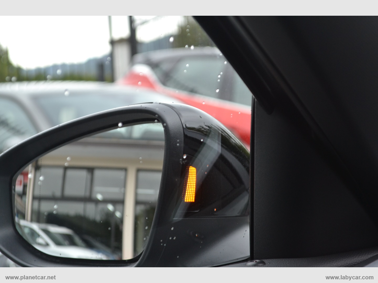 T-Roc 1.5 eTSI ACT 150 CV DSG R-Line - immagine 35