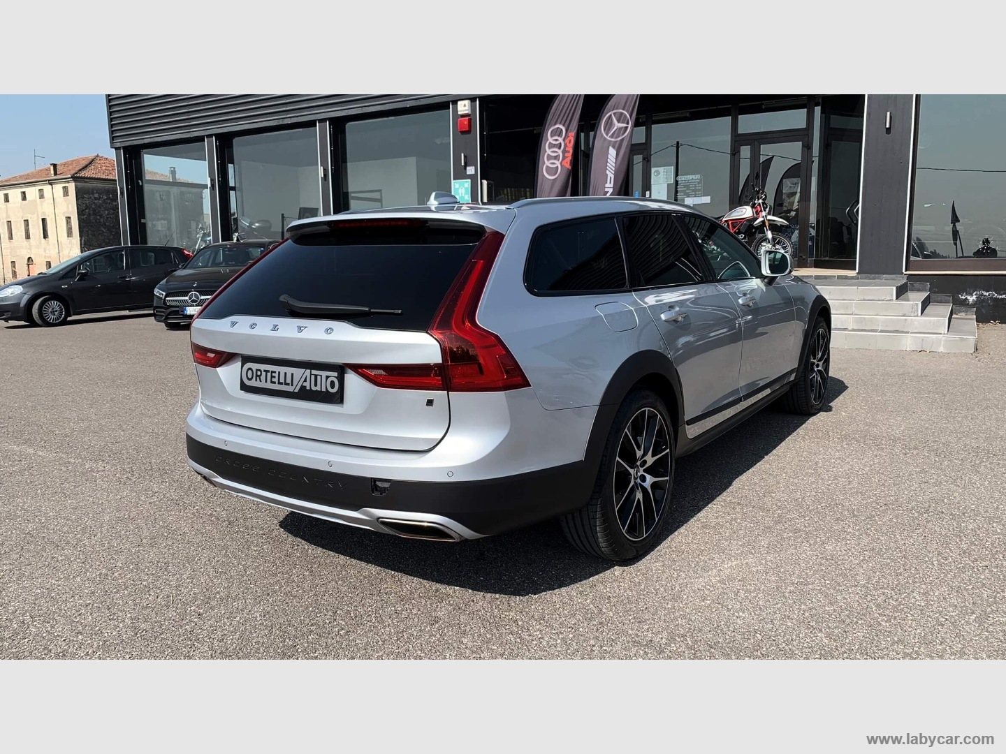 V90 Cross Country D4 AWD Geartronic Pro GANCIO TRAINO I.V.A. - immagine 35