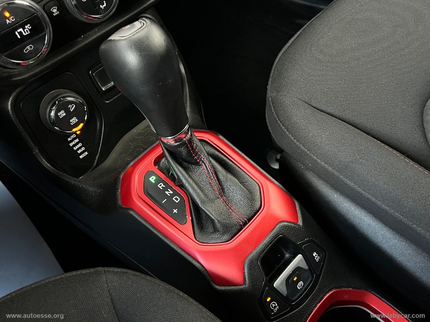 Renegade 2.0 Mjt 170CV 4WD AUT. TRAILHAWK - immagine 35