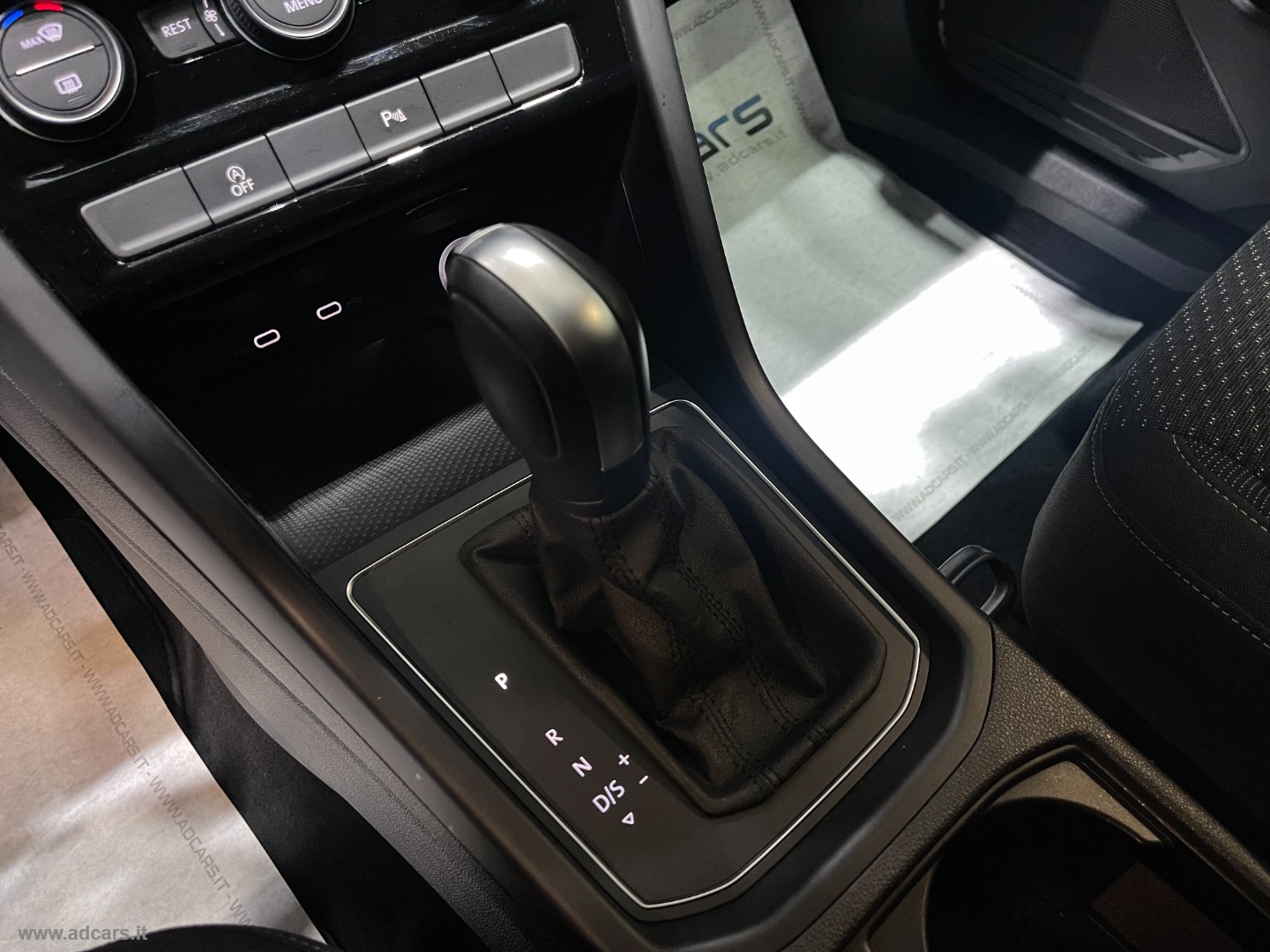 Touran 2.0 TDI 150 CV DSG Business BMT *7 POSTI*CAMBIO AUT.* - immagine 35