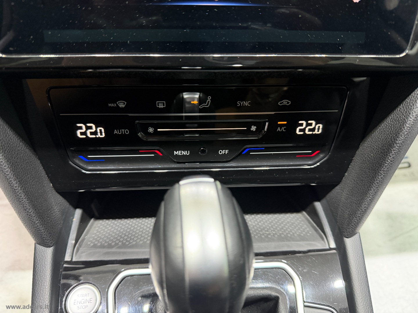 Passat Var. 2.0 TDI EVO DSG Business *CAMBIO AUT.*CLIMA 3 ZONE* - immagine 35