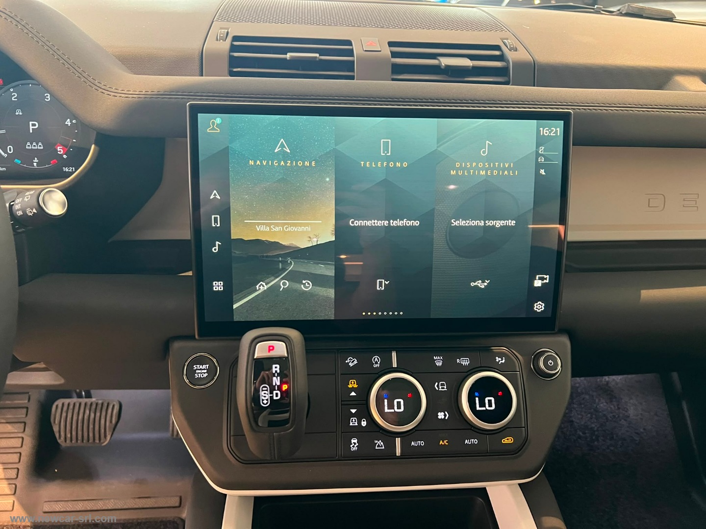 Defender 110 3.0D I6 250 AWD X-Dyn.SE N1 - immagine 35
