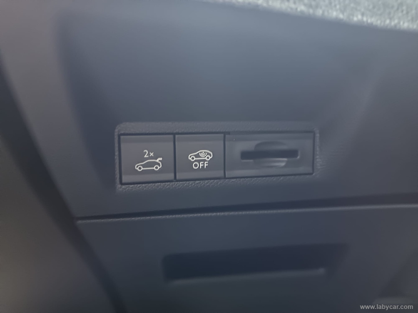 Peugeot 3008 Hybrid 145 e-DCS6 GT - Immagine 35