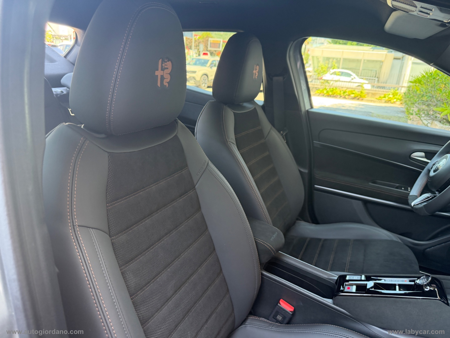Junior 1.2 145CV Hybrid eDCT6 Q4 Intensa - immagine 35