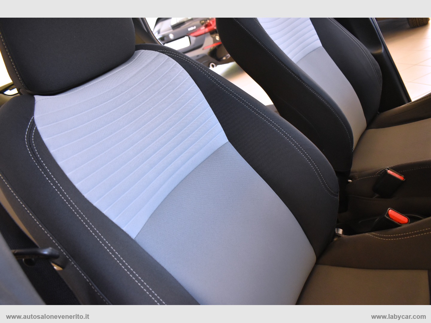 Yaris 1.5 Hybrid 5p. Active - immagine 35