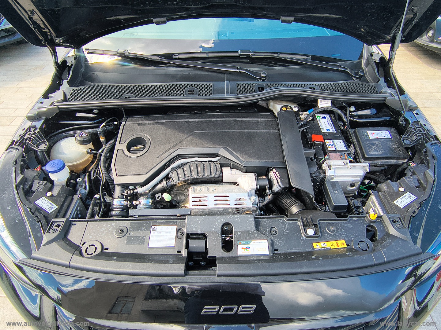 208 Hybrid 136 e-DCS6 GT - immagine 35