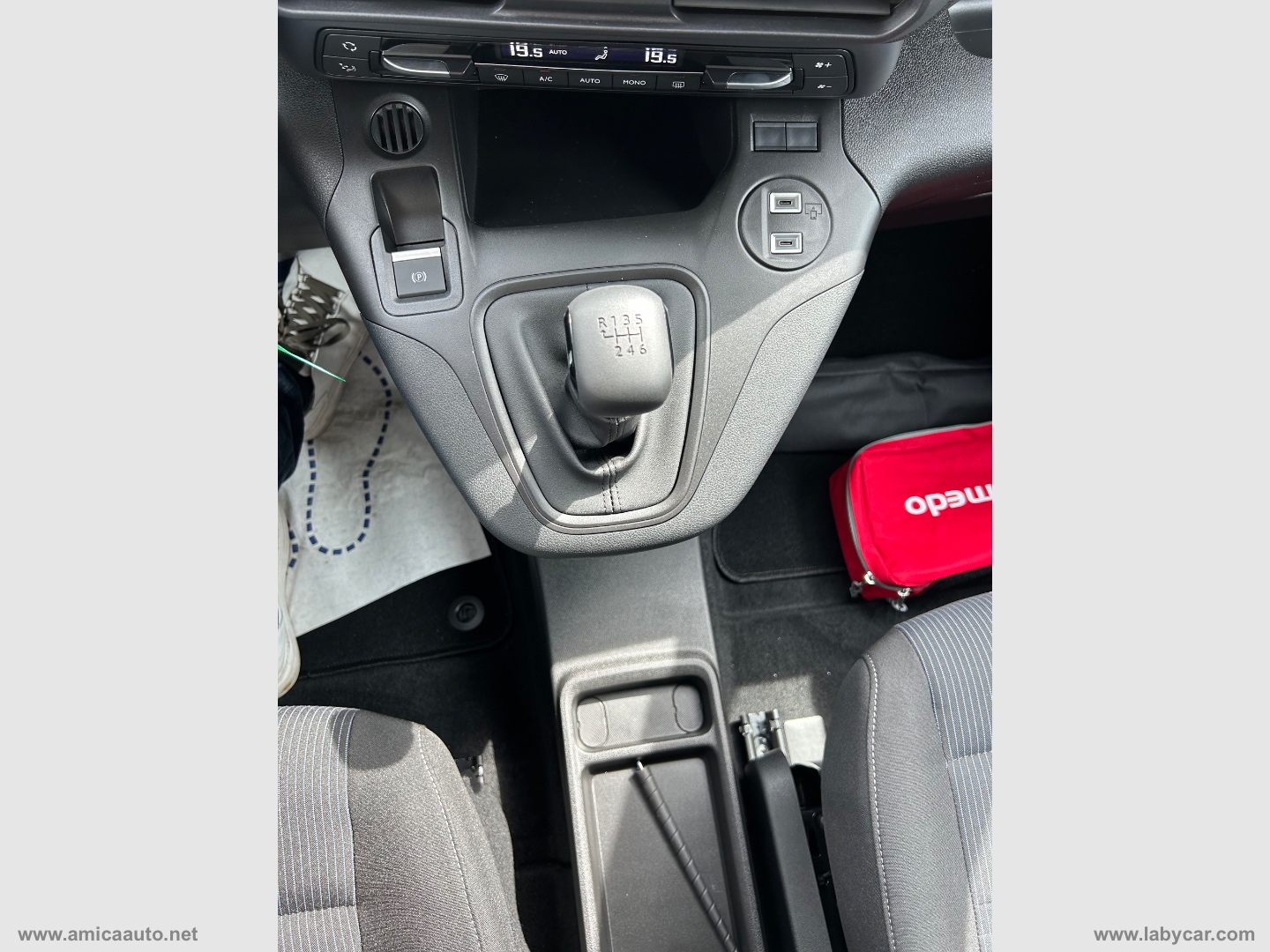 Doblò 1.5 BlueHdi 100CV Combi - All. Olmedo PIANALE RIBASSATO CON RAMPA ACCESSO CARROZZINA - immagine 35