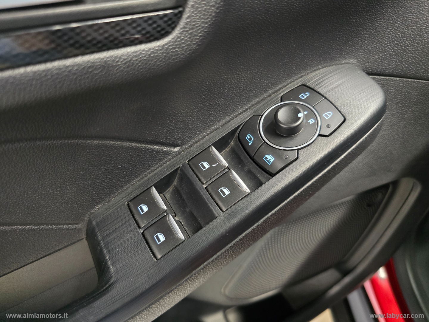 Kuga 2.5 Full Hybrid 190 CVT 2WD ST-Line - immagine 35