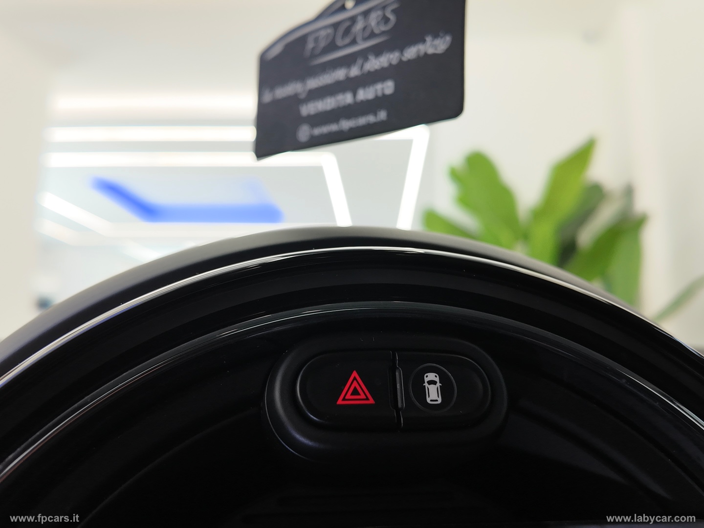 Mini Cooper D Business Countryman Aut. - immagine 35