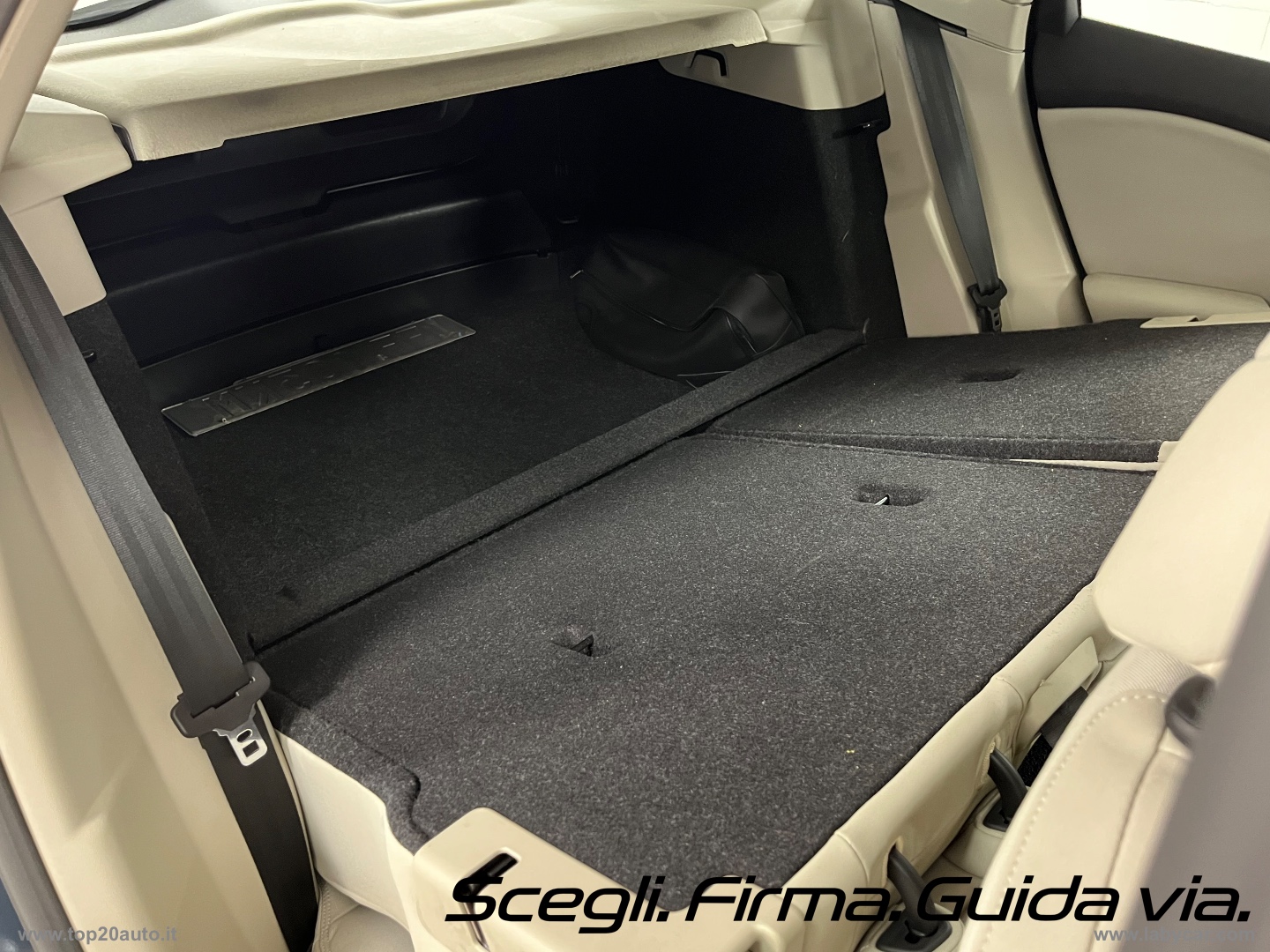 V40 D2 Geartronic Momentum|FARI LED|8 GOMME|PELLE - immagine 35