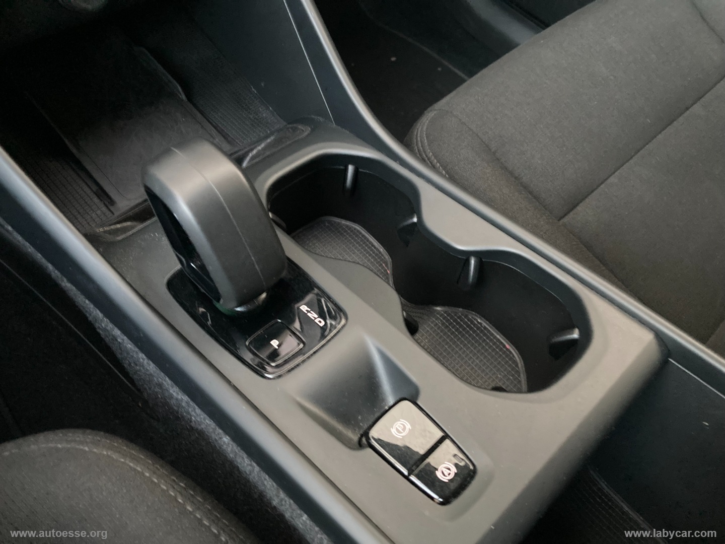 XC40 T2 automatico Essential - immagine 36