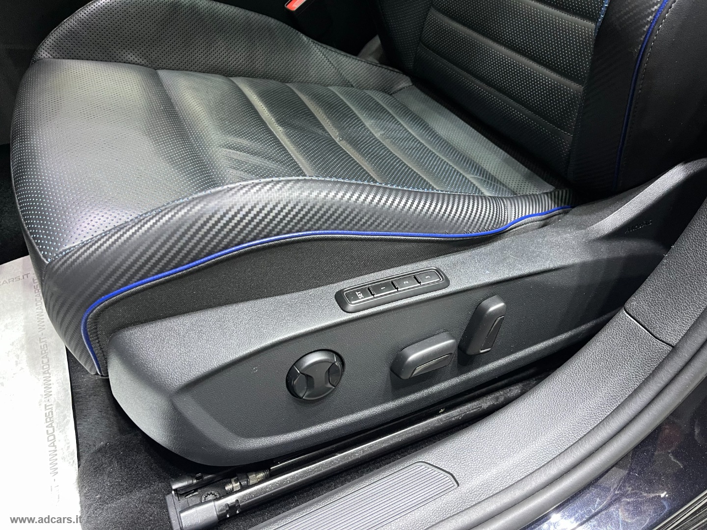 Golf R 2.0 TSI DSG 4Motion *AKRAPOVIC*TETTO*PELLE*ESTORIL*IQ LIGHT - immagine 36