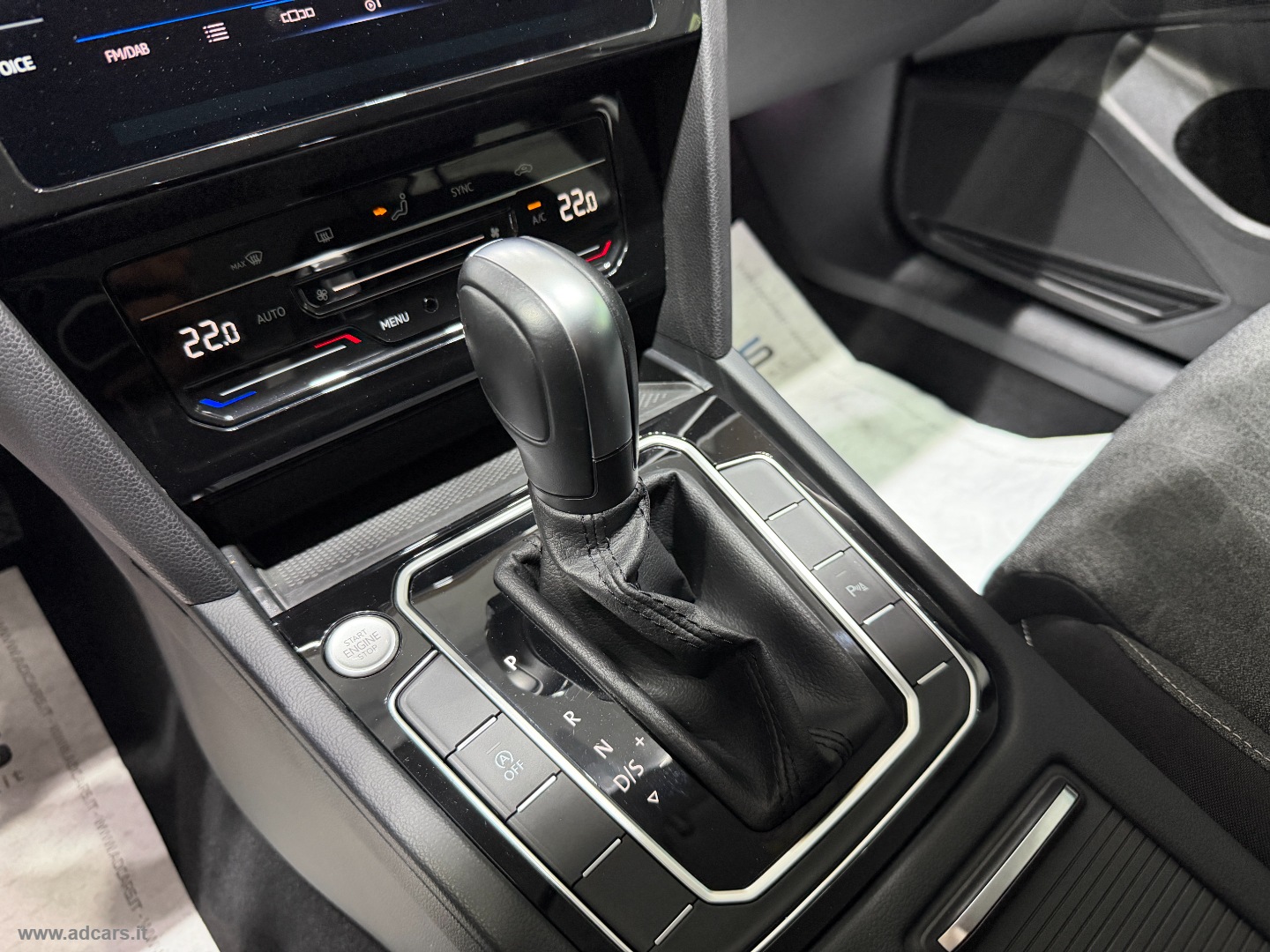 Passat Var. 2.0 TDI EVO DSG Business *CAMBIO AUT.*CLIMA 3 ZONE* - immagine 36