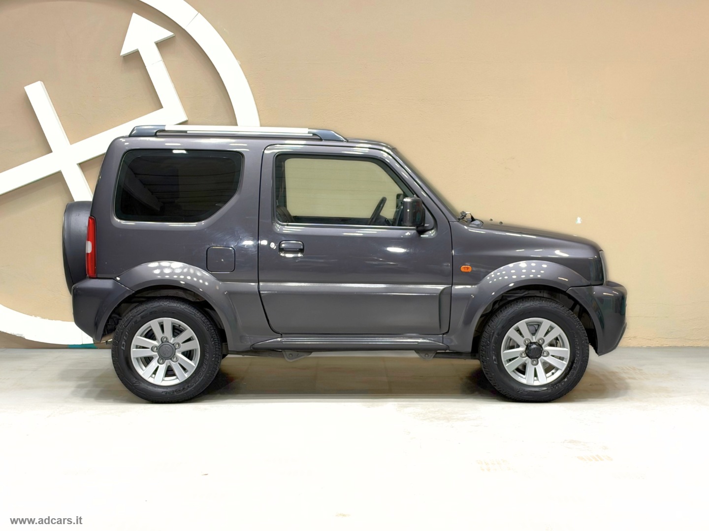 Jimny 1.3 4WD A/T Evolution *GPL*CAMBIO AUT.*SENSORI* - immagine 36