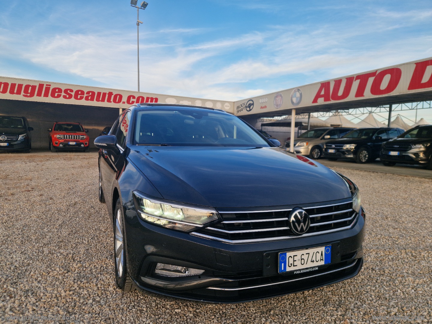 Passat Var. 2.0 TDI DSG Business TETTO - immagine 36