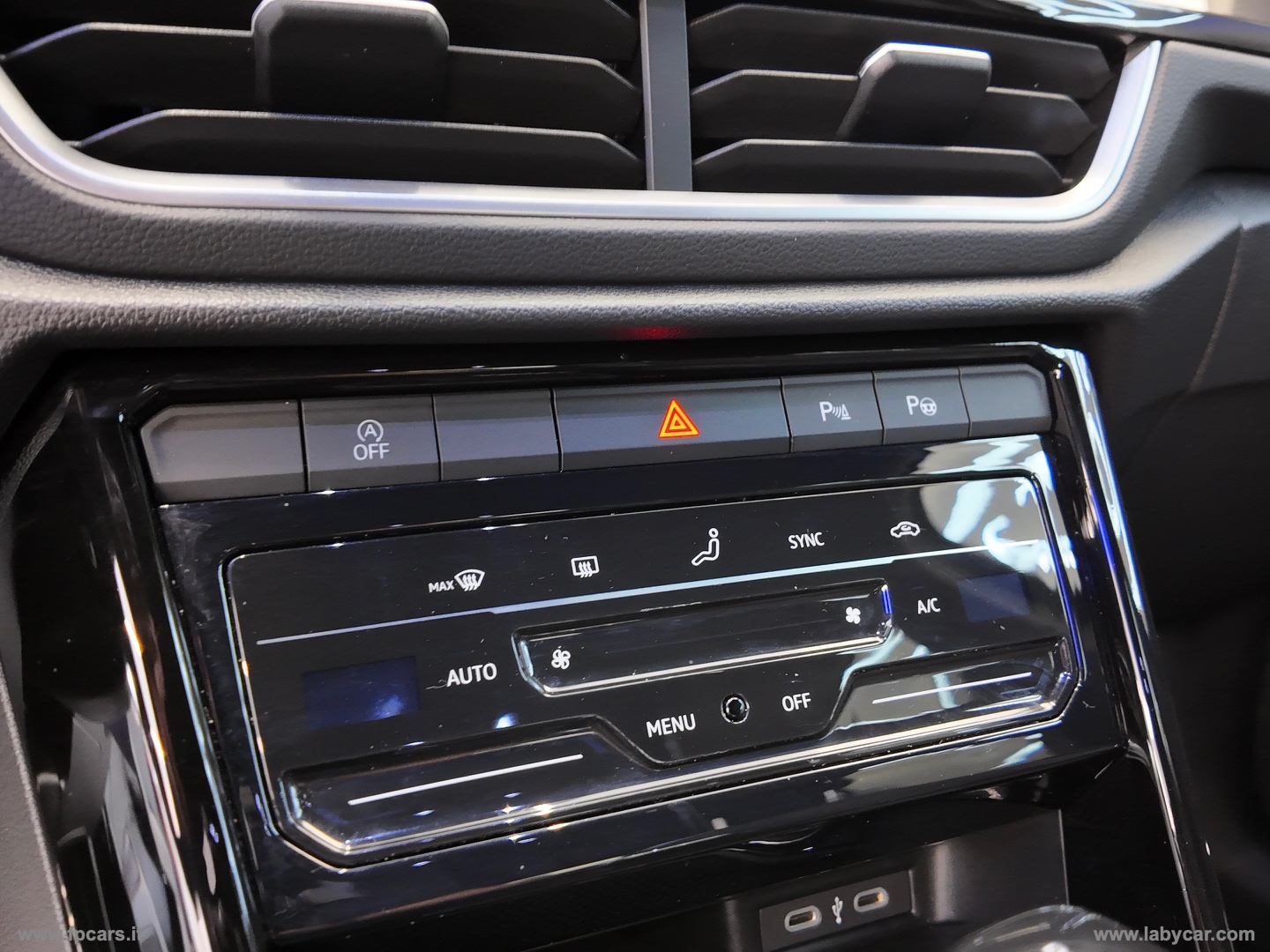 T-Roc 2.0 TDI SCR 150 CV DSG R-Line Plus - immagine 36