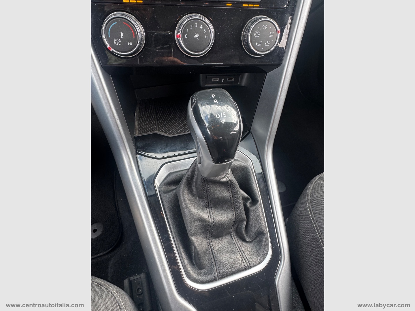 T-Roc 1.5 TSI ACT DSG Business BMT - immagine 36