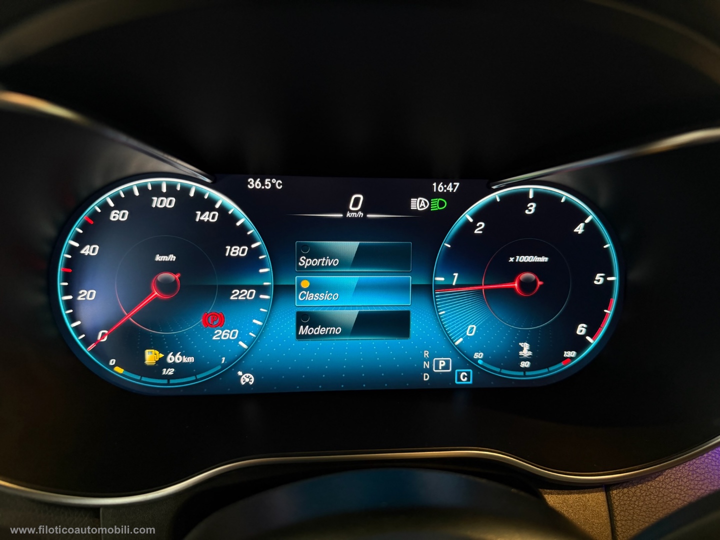 GLC 300 d 4Matic Coupé Premium Plus TETTO APRIBILE- GANCIO TRAINO - LUCI AMBIENT - immagine 37