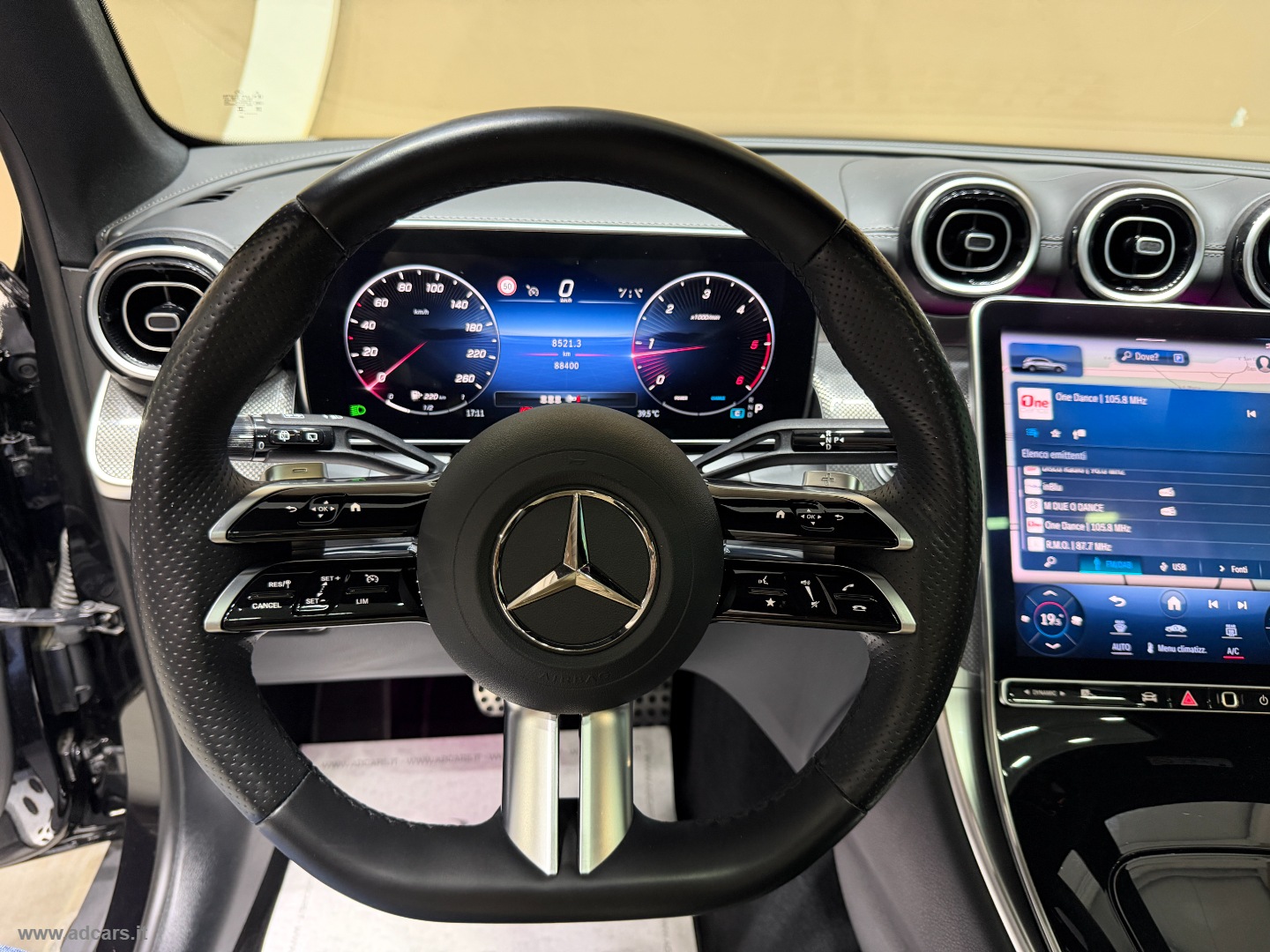 GLC 300 d 4Matic AMG Line Premium *TETTO*LUCI*BURMESTER* - immagine 37