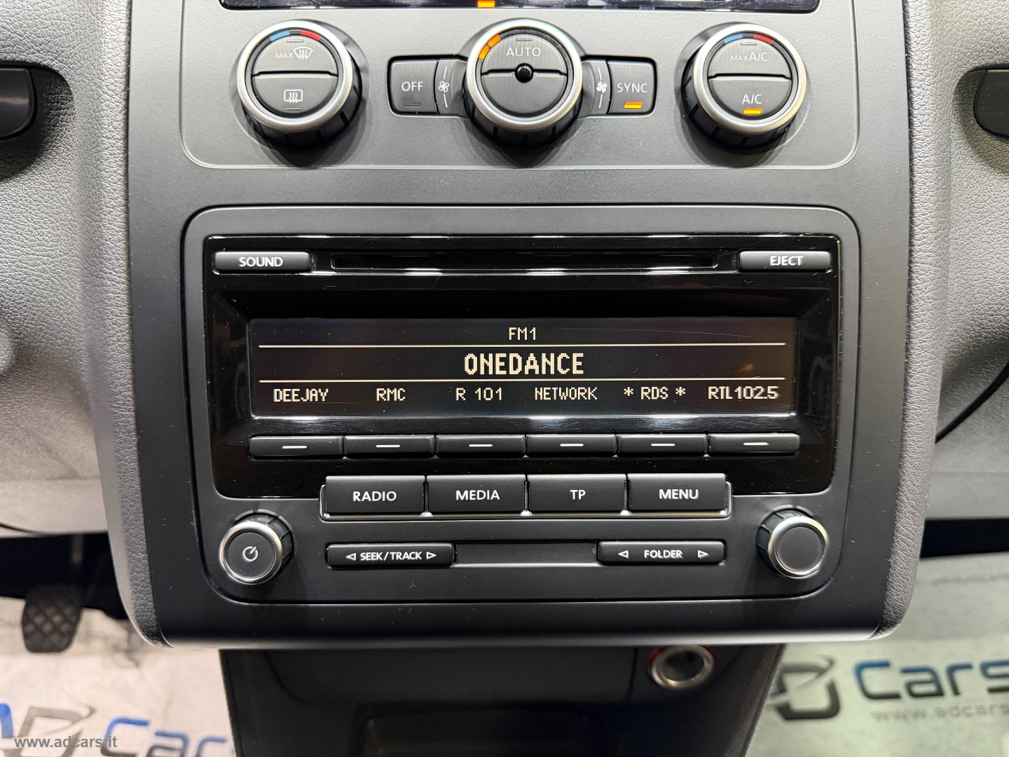 Touran Business 1.6 TDI Comfortline BMT *7 POSTI* - immagine 37