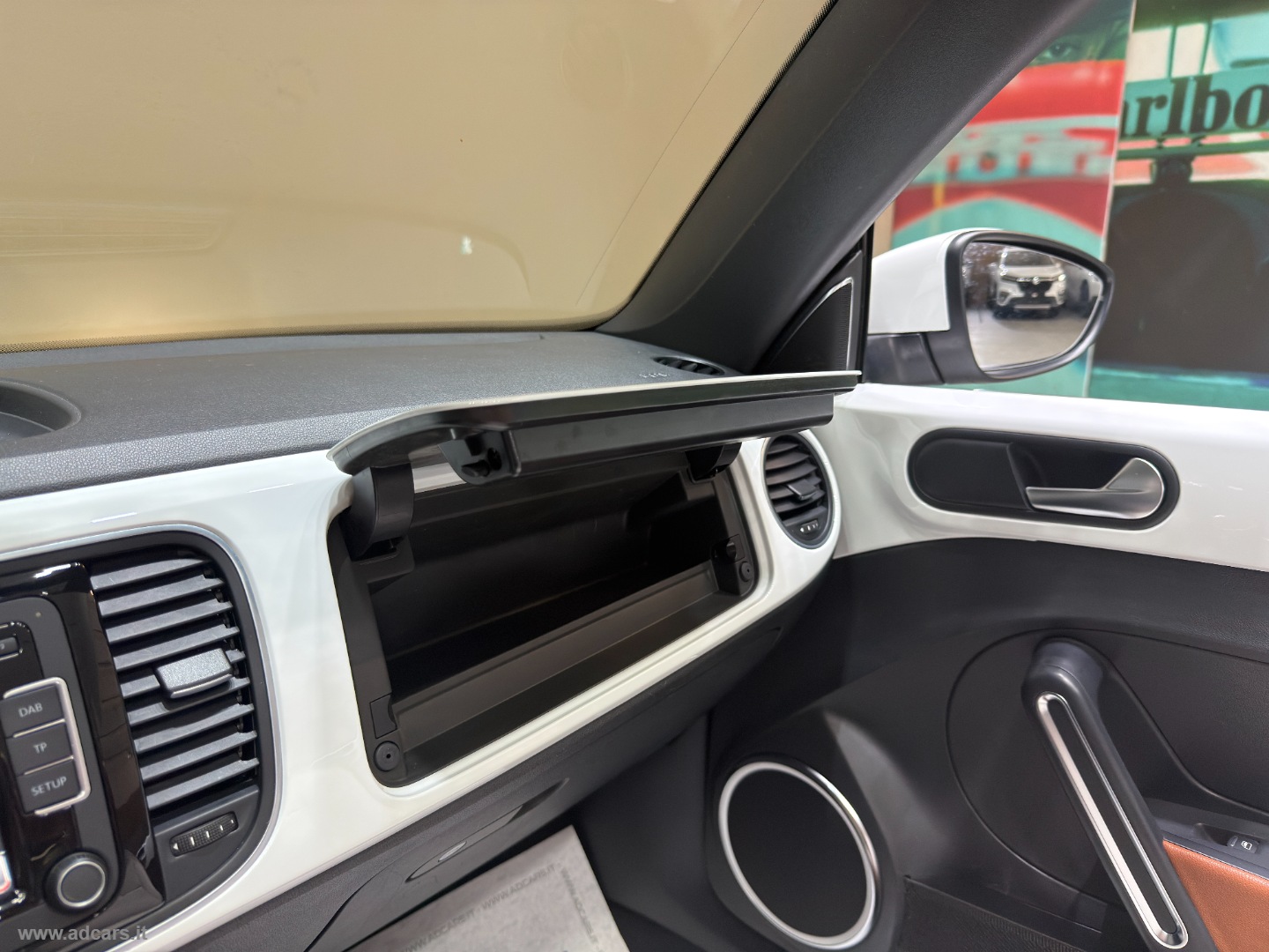 Maggiolino Cabrio 1.4 TSI CUP Fender Edition *TAGLIANDI VOLKSWAGEN* - immagine 37