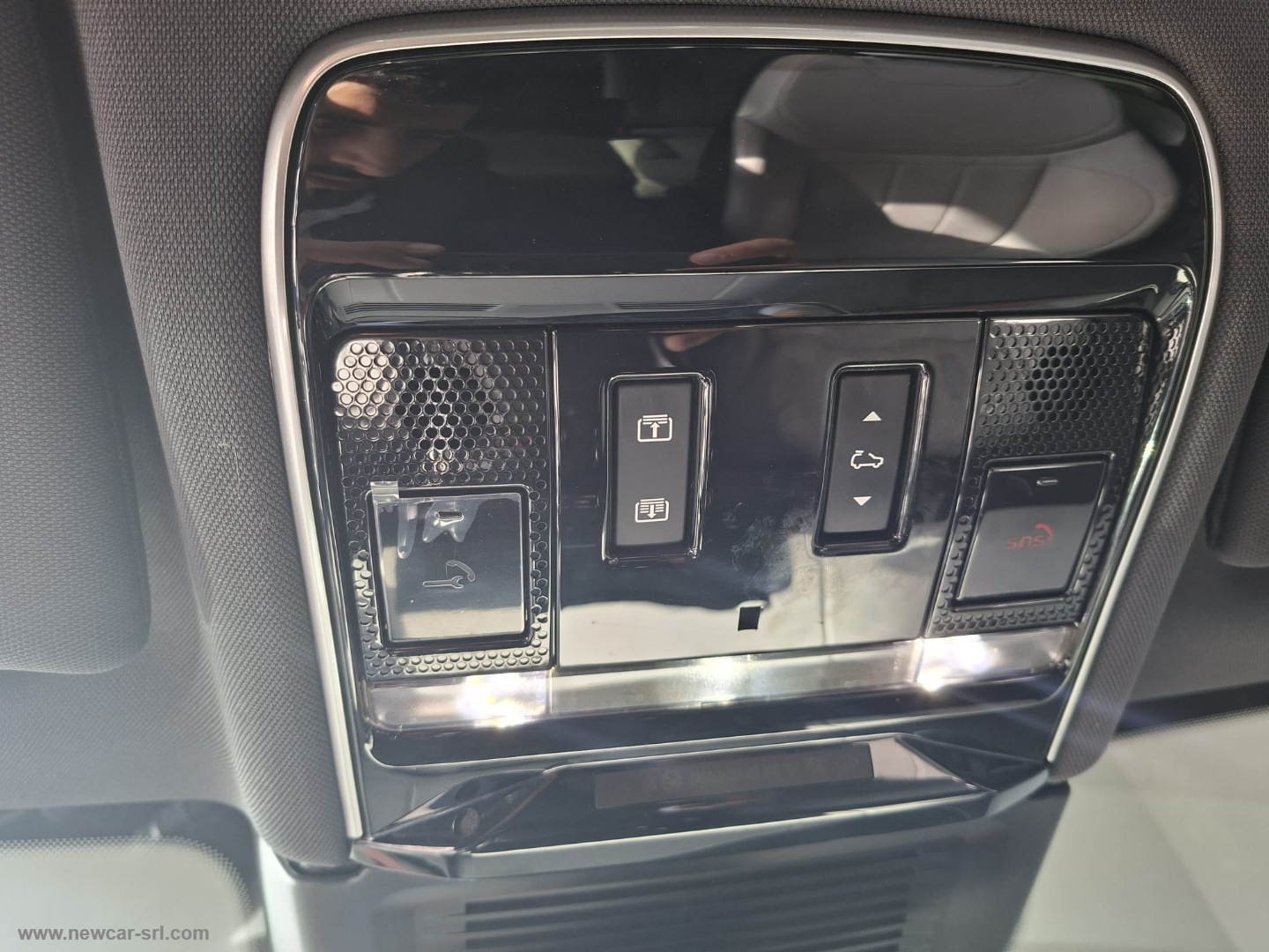 Range Rover 3.0D I6 300 CV HSE - immagine 37