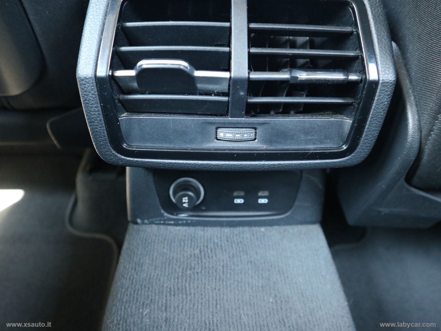 Q3 35 TFSI S tronic Business Advanced - immagine 37