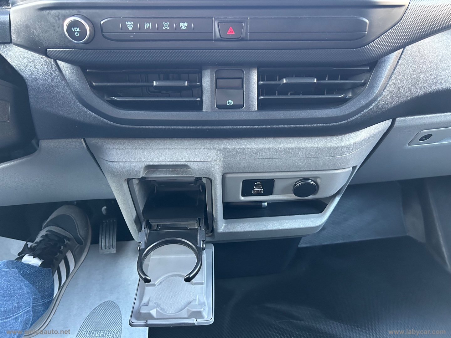 Transit Custom 320 2.0 EcoBlue 136cv AT8 AWD PC F.Trend 4X4 POCHI KM - immagine 37