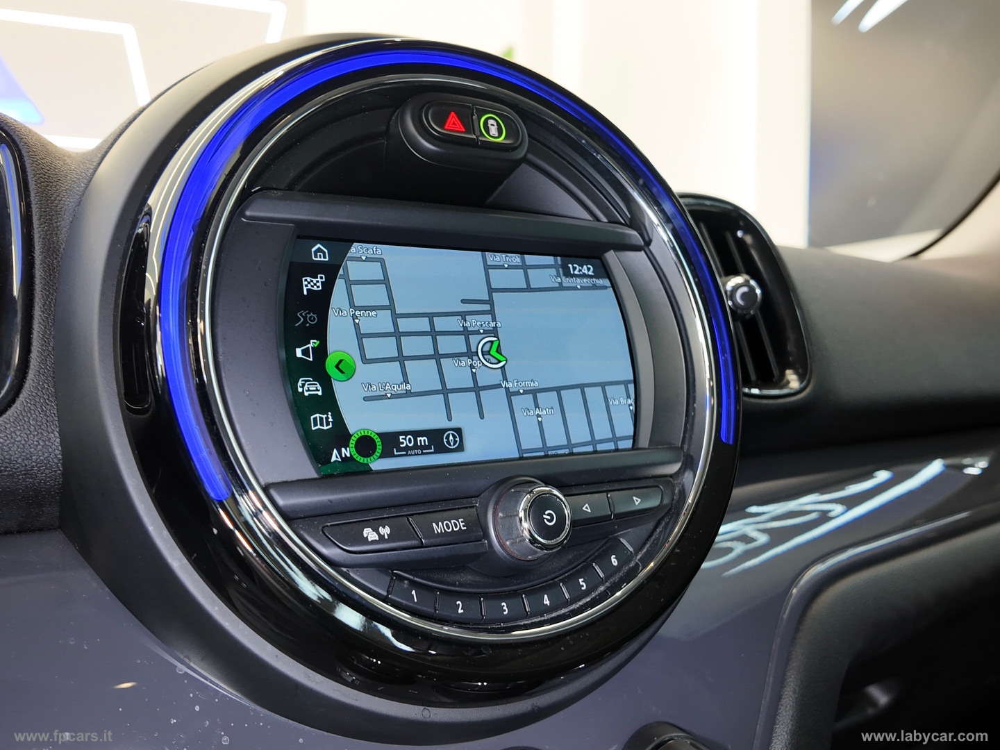 Mini Cooper D Business Countryman Aut. - immagine 37