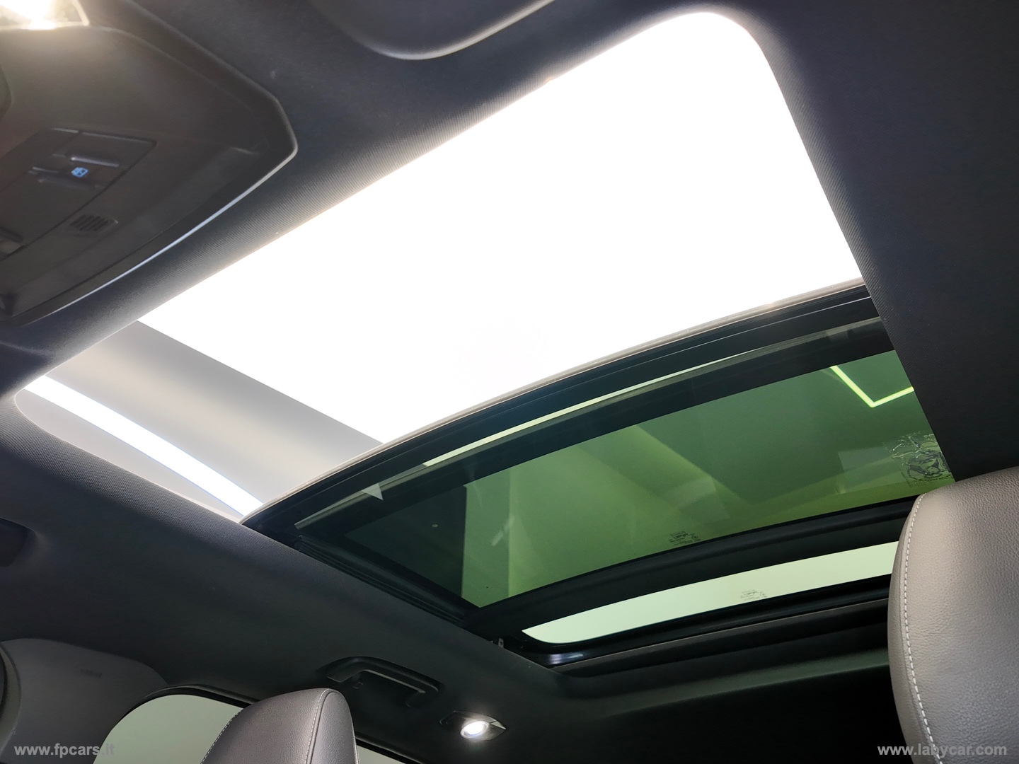 Kuga 2.0 TDCI 150CV S&S 4WD Pow. ST-Line TETTO APRI. - immagine 37