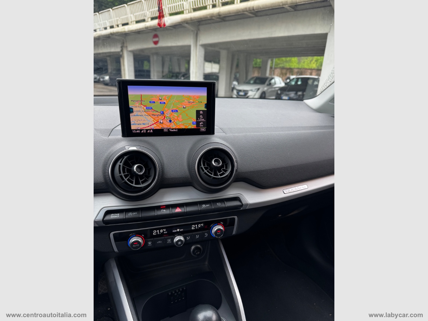 Q2 35 TDI S tronic Identity Black - immagine 37