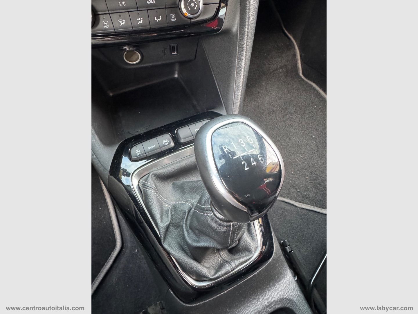 Corsa 1.2 100 CV GS Line - immagine 37
