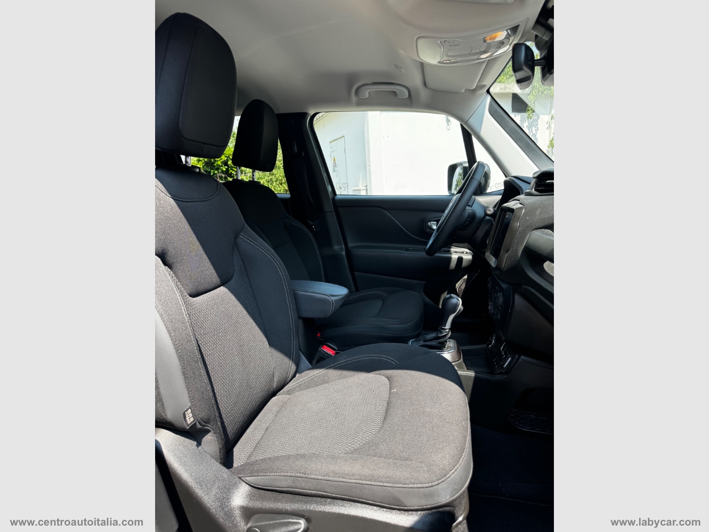 Renegade 1.3 T4 PHEV 4xe Trailhawk - immagine 37
