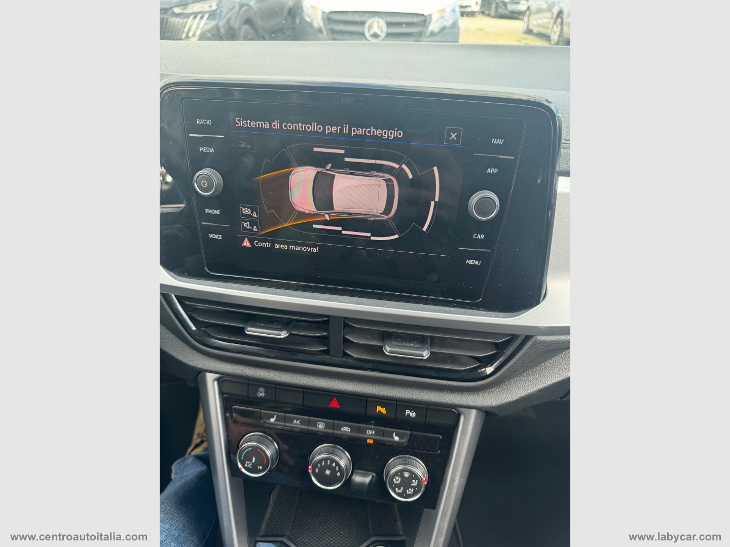 T-Roc 1.5 TSI ACT DSG Business BMT - immagine 37