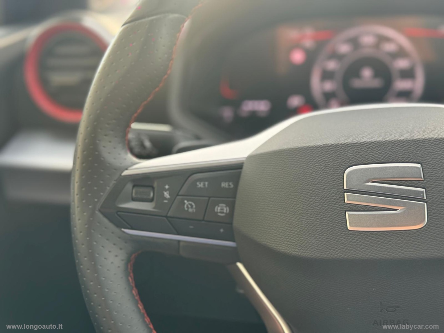 Arona 1.0 EcoTSI 115CV DSG FR ADATTA A NEOPATENTATI - immagine 37