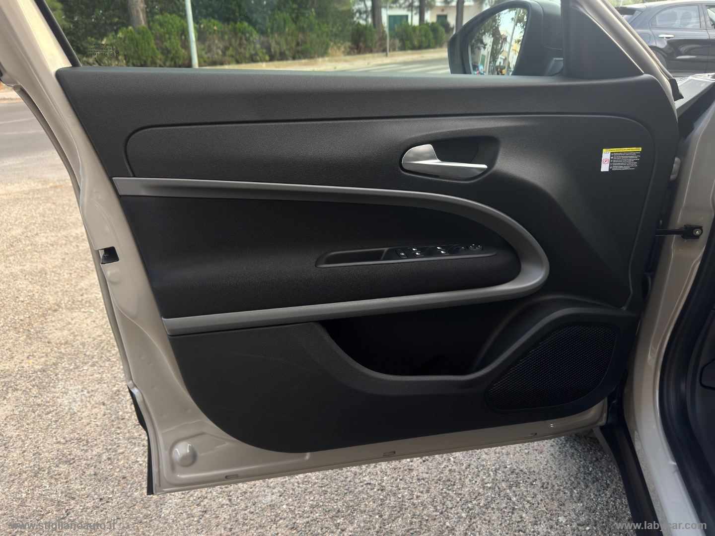 Avenger 1.2 Turbo 110CV e-Hybr.Longitude - immagine 38