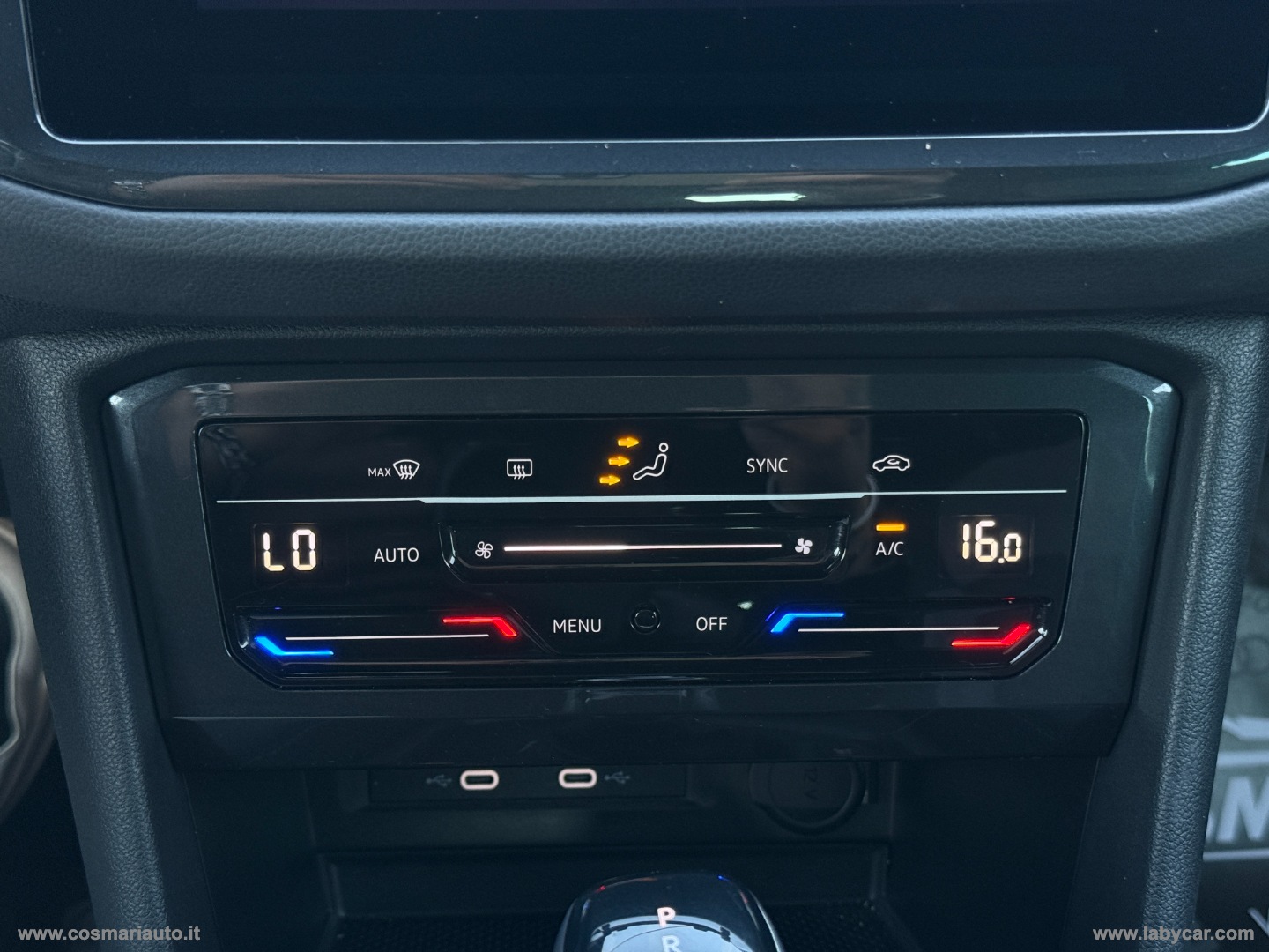 Tiguan 2.0 TDI 150CV DSG R-Line 2023 LUCI AMBIENTE - immagine 38