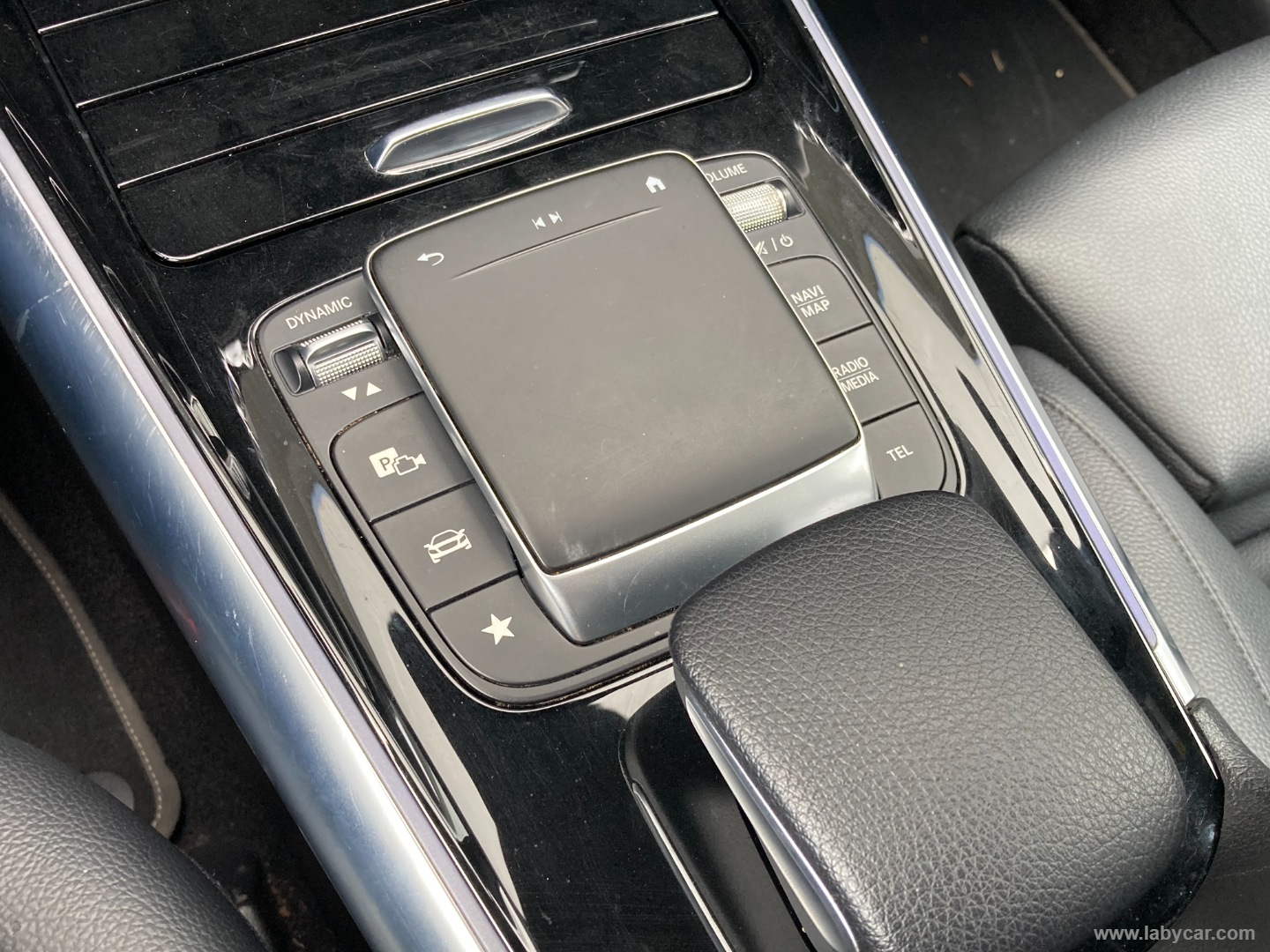 GLA 200 d Automatic Sport TETTO PAN. + FULL PELLE - immagine 38
