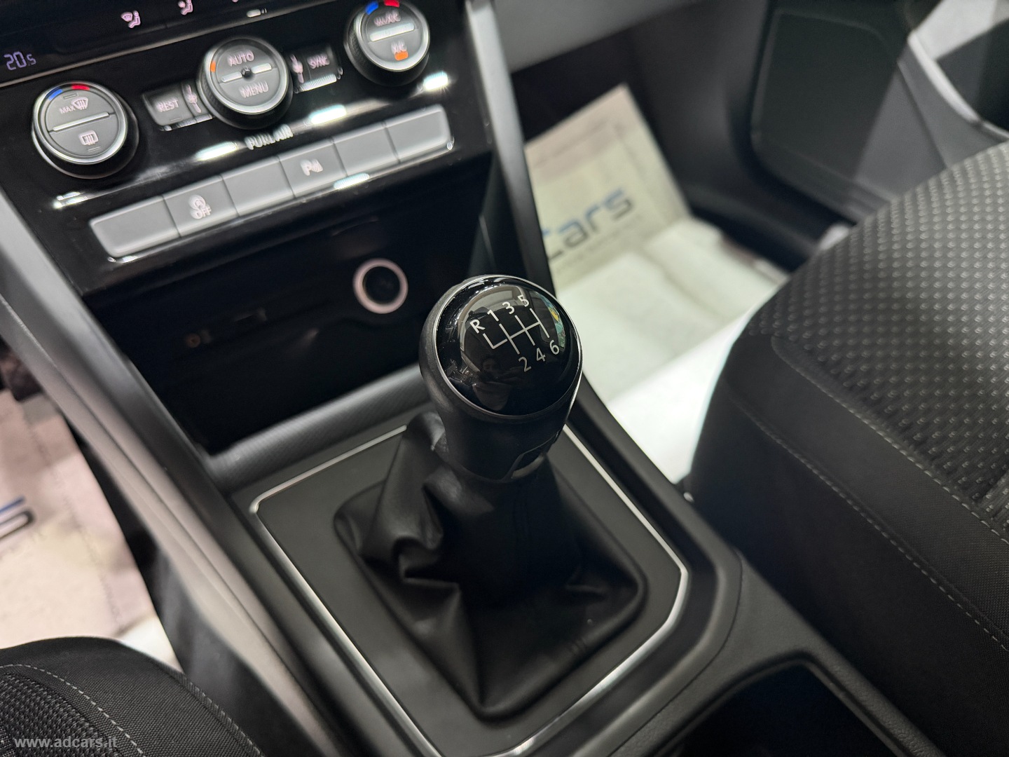 Touran 1.6 TDI Comfortline BMT *7 POSTI*SENSORI*NAVI* - immagine 38