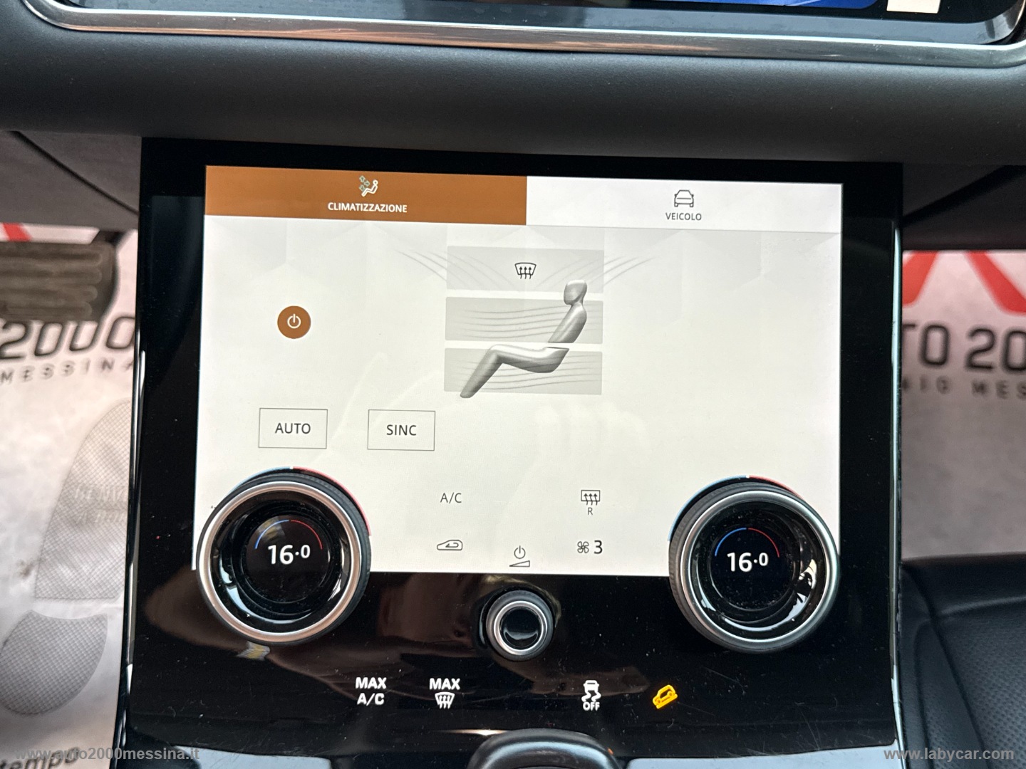 RR Evoque 2.0D I4 163 CV AWD Auto SE - immagine 38