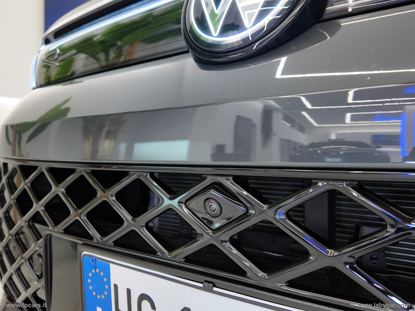 Tiguan 2.0 TDI 150 CV DSG R-Line Plus TETTO APRI. - immagine 38