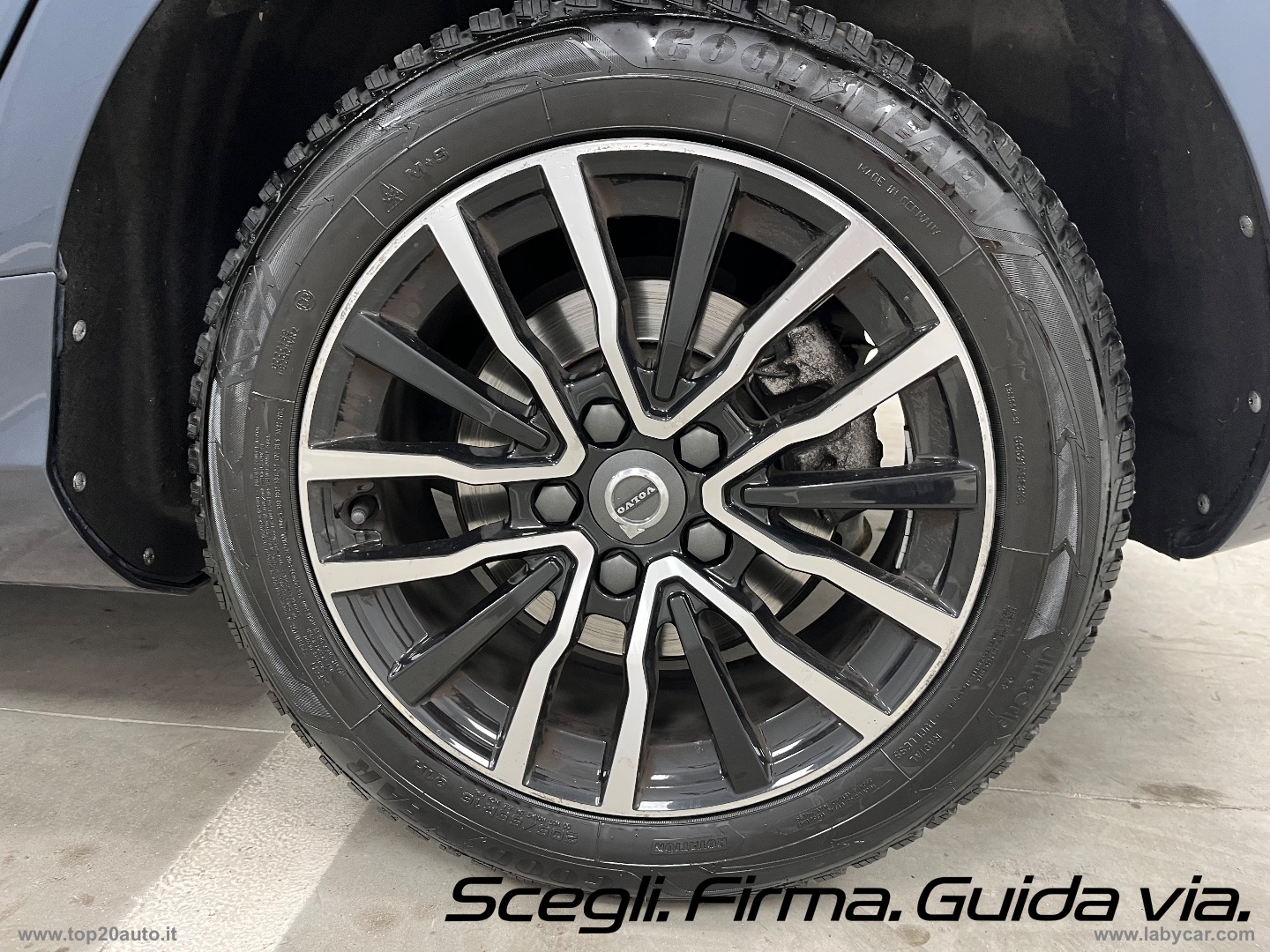 V40 D2 Geartronic Momentum|FARI LED|8 GOMME|PELLE - immagine 38