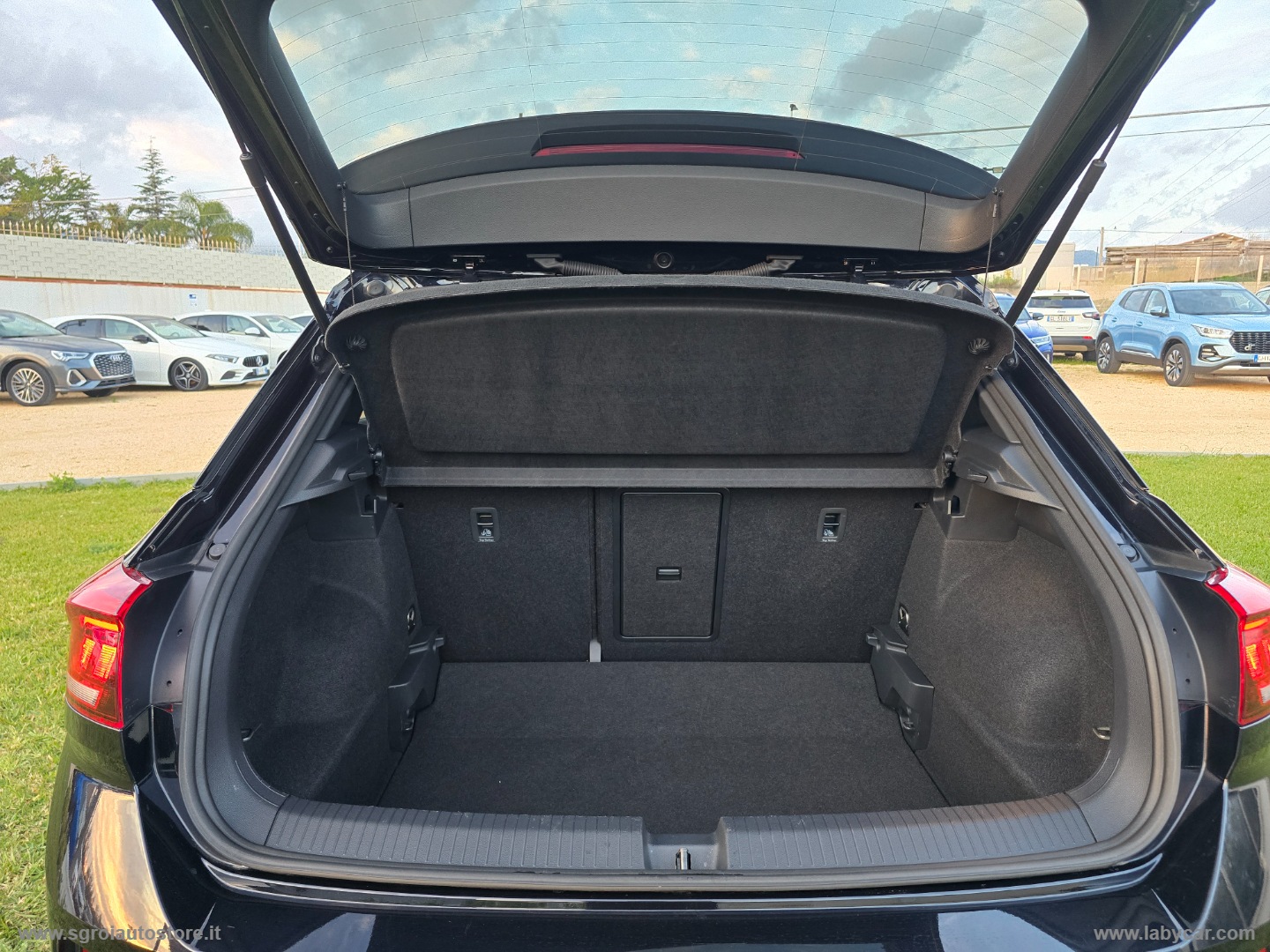 T-Roc 2.0 TDI SCR R-Line - immagine 38