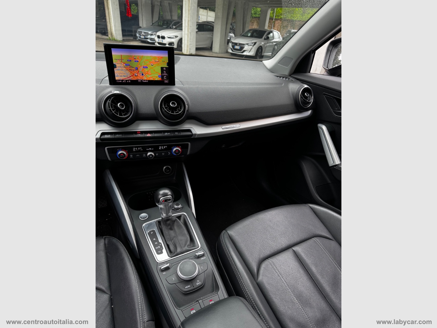 Q2 35 TDI S tronic Identity Black - immagine 38